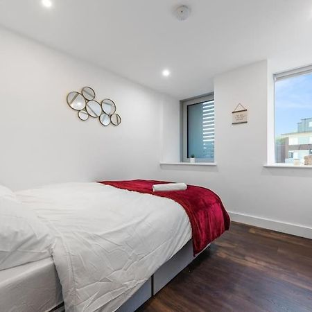 Sleep 7 20 Mins From London Waterloo Bp8 Apartamento Exterior foto