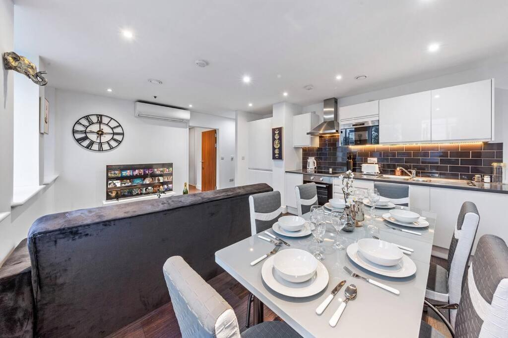 Sleep 7 20 Mins From London Waterloo Bp8 Apartamento Exterior foto