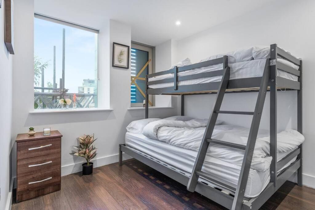 Sleep 7 20 Mins From London Waterloo Bp8 Apartamento Exterior foto